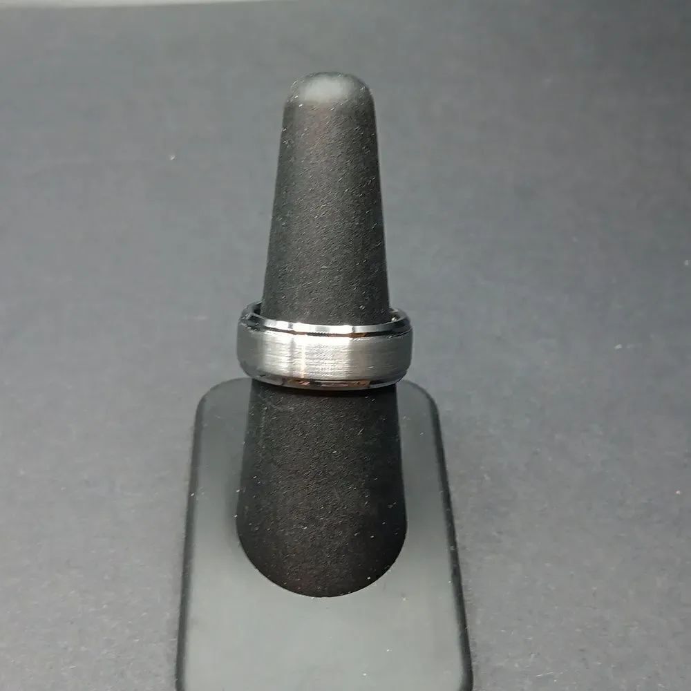 New Blue Tungsten Carbide Men's Size 7.5 Silver Ring